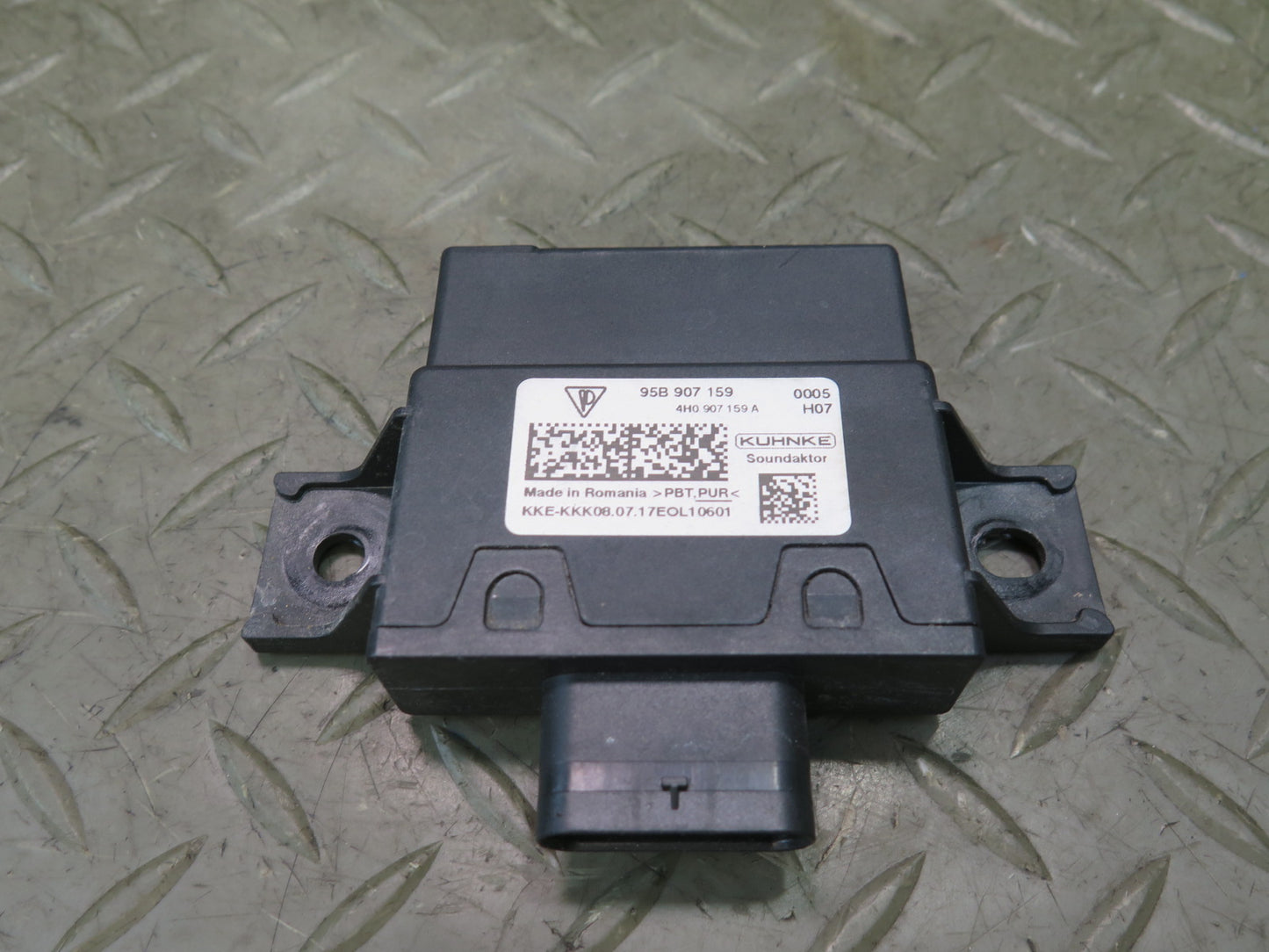 2015-2018 Porsche Macan Engine Sound Control Module 95B907159