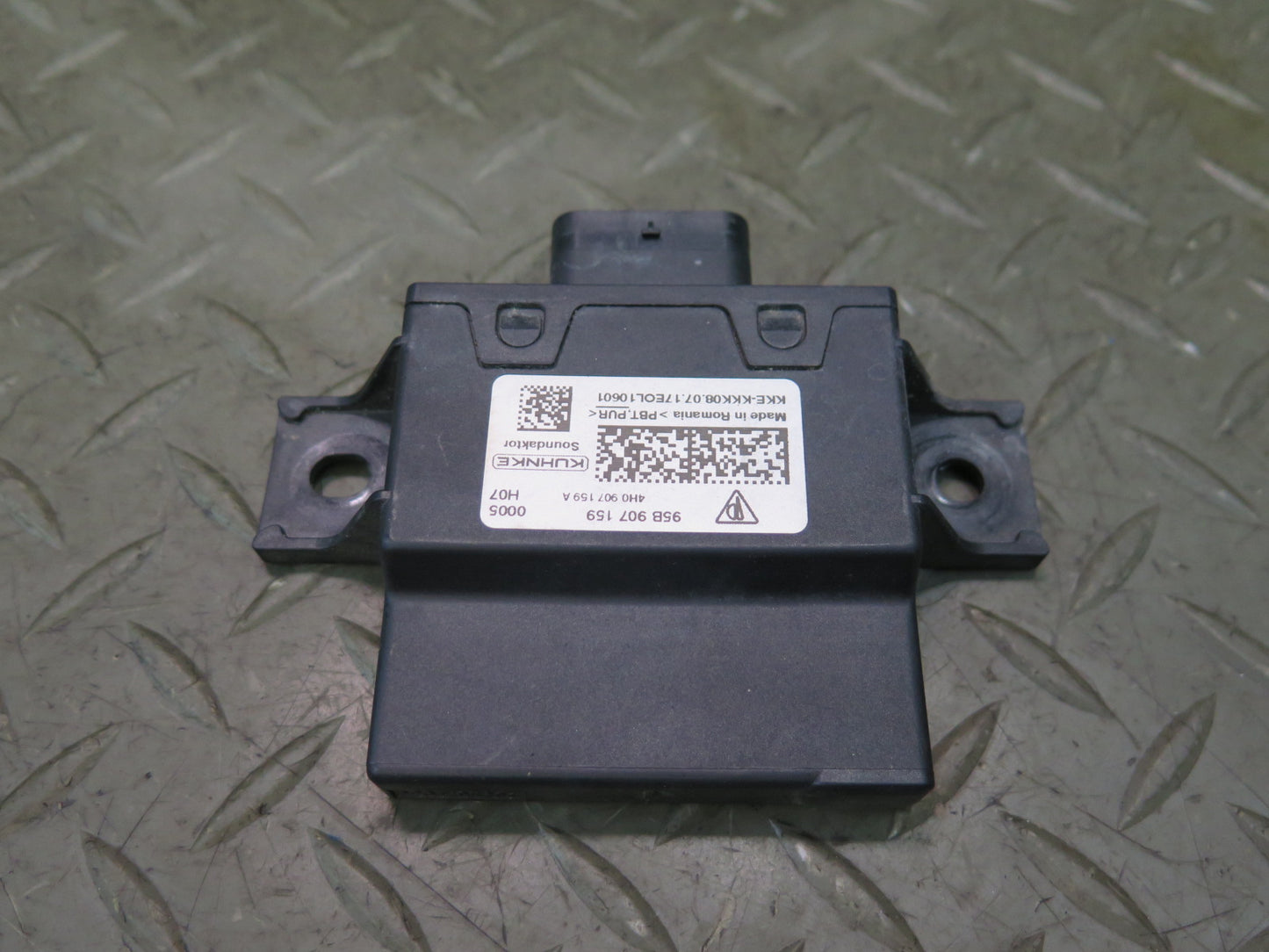 2015-2018 Porsche Macan Engine Sound Control Module 95B907159