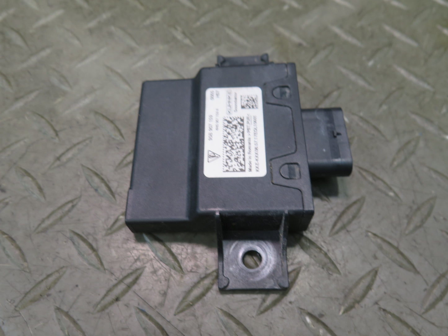 2015-2018 Porsche Macan Engine Sound Control Module 95B907159