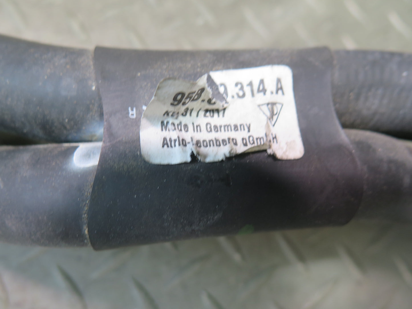 2015-2018 Porsche Macan Hvac Heater Control Valve Hose Pipe Tube Line Solenoid