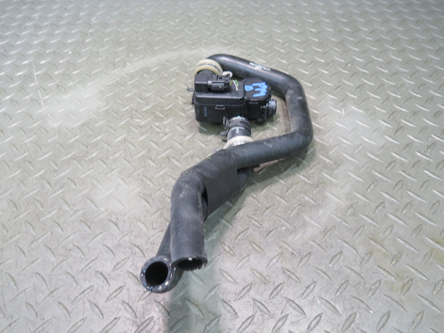 2015-2018 Porsche Macan Hvac Heater Control Valve Hose Pipe Tube Line Solenoid