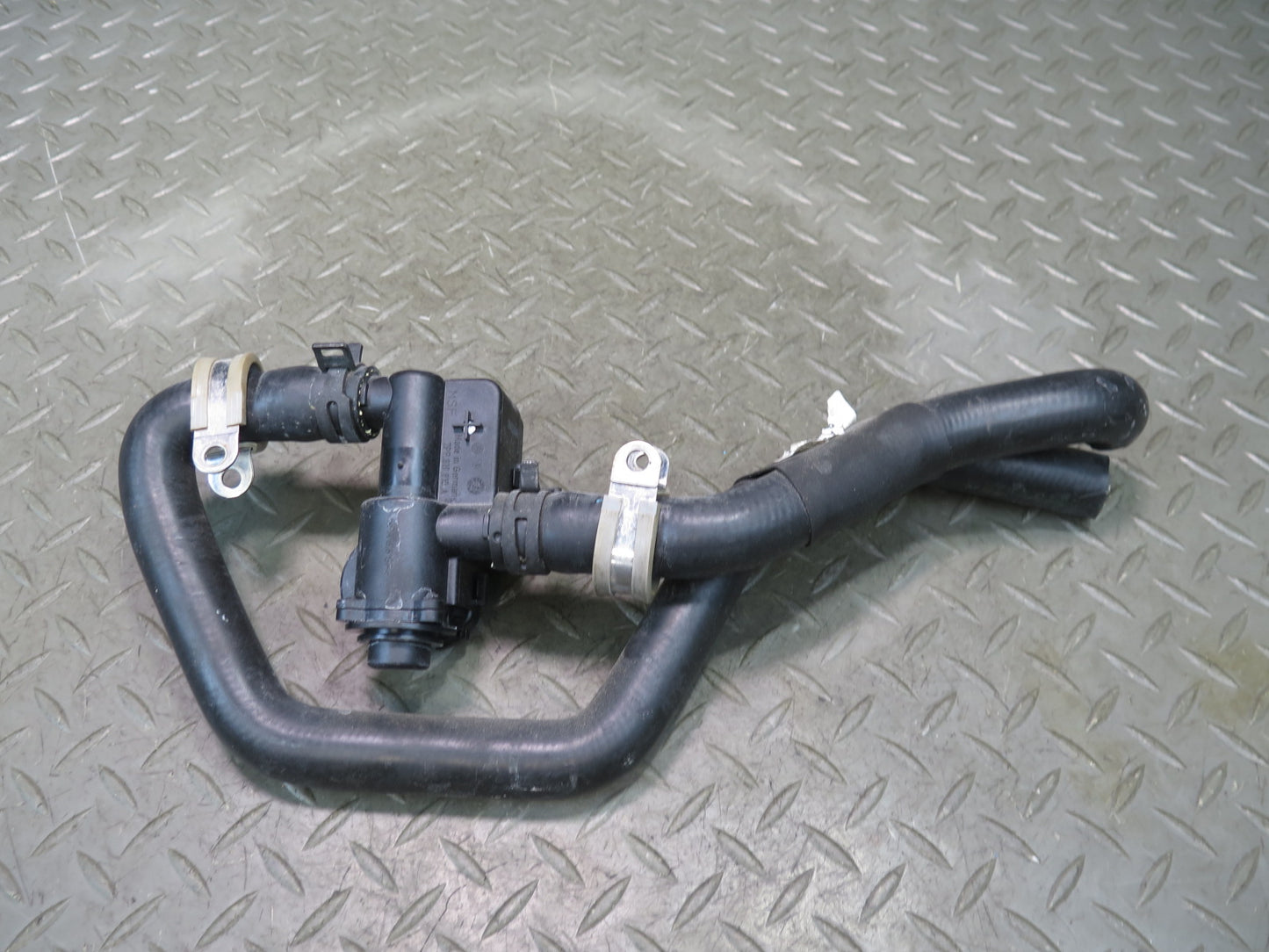 2015-2018 Porsche Macan Hvac Heater Control Valve Hose Pipe Tube Line Solenoid