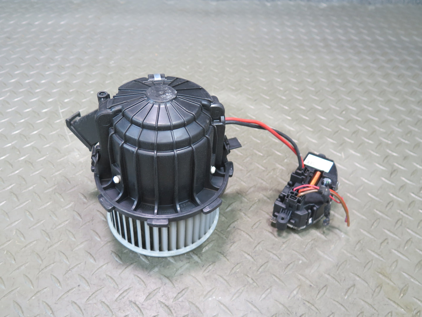 2015-2018 Porsche Macan A/C Heater Blower Motor Fan w Resistor