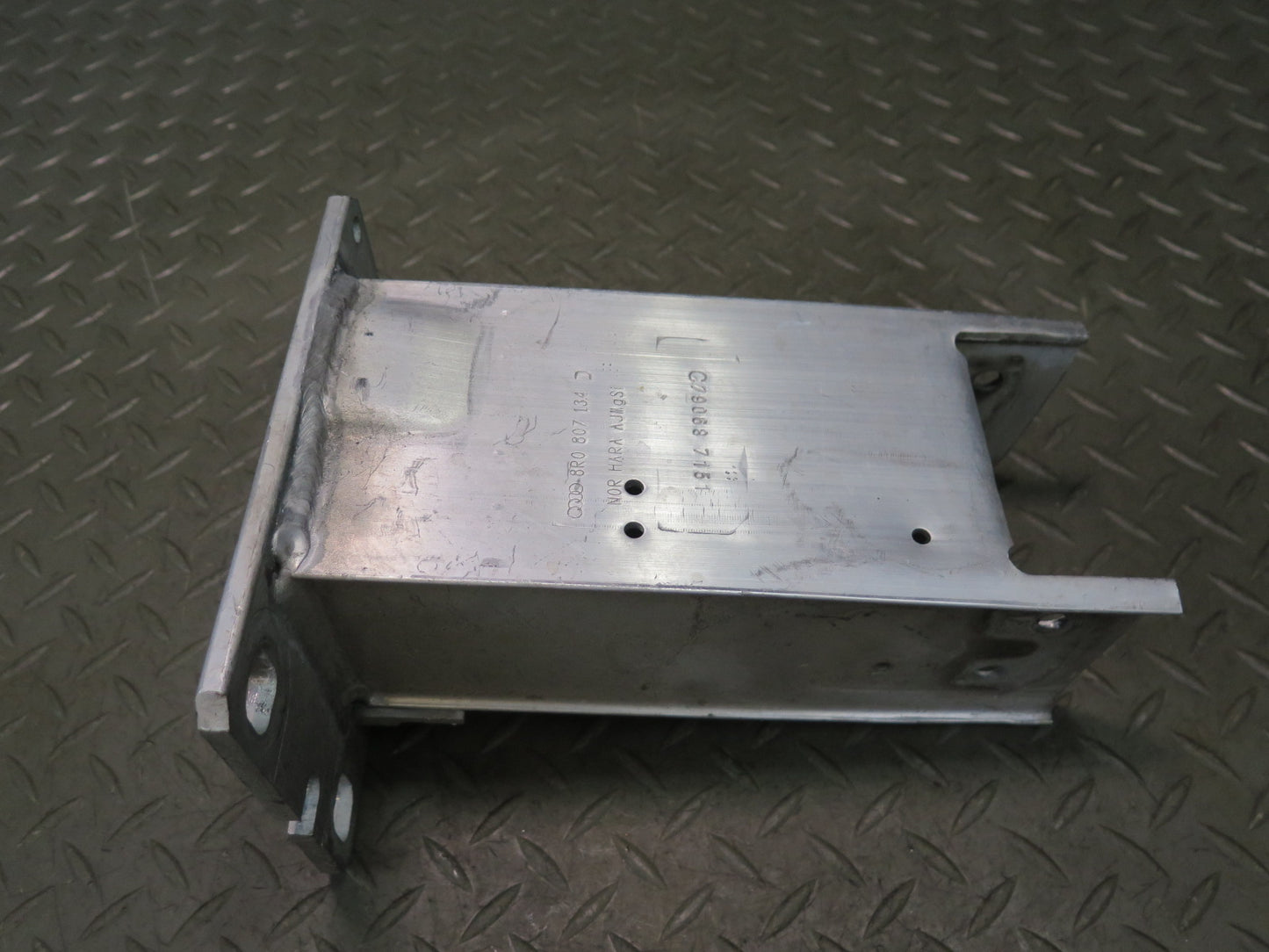 2015-2025 Porsche Macan Front Right Bumper Impact Reinforcement Bracket