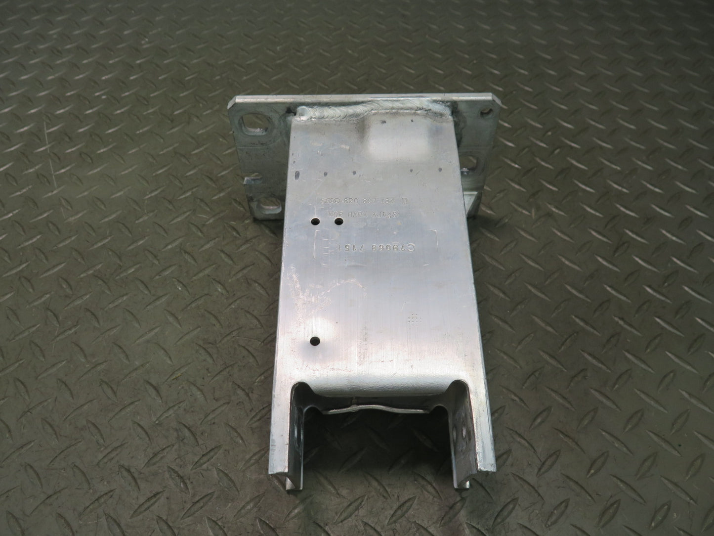 2015-2025 Porsche Macan Front Right Bumper Impact Reinforcement Bracket
