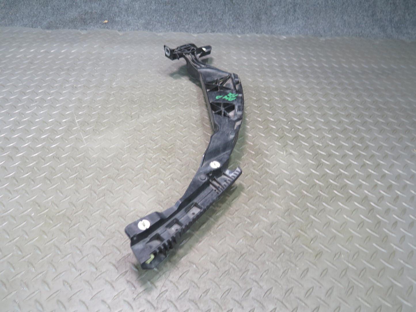 2015-2018 Porsche Macan Engine Radiator Front Right Support Bracket 95B807890C