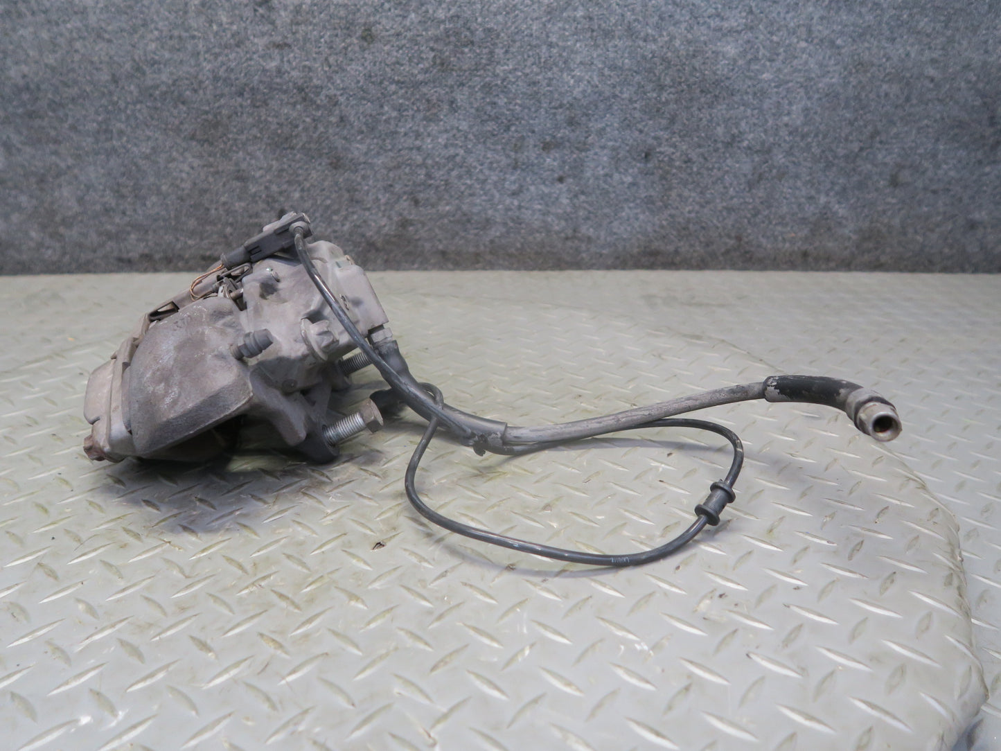 07-12 Mercedes R230 SL550 Set of 2 Front Left & Right Brake Caliper OEM