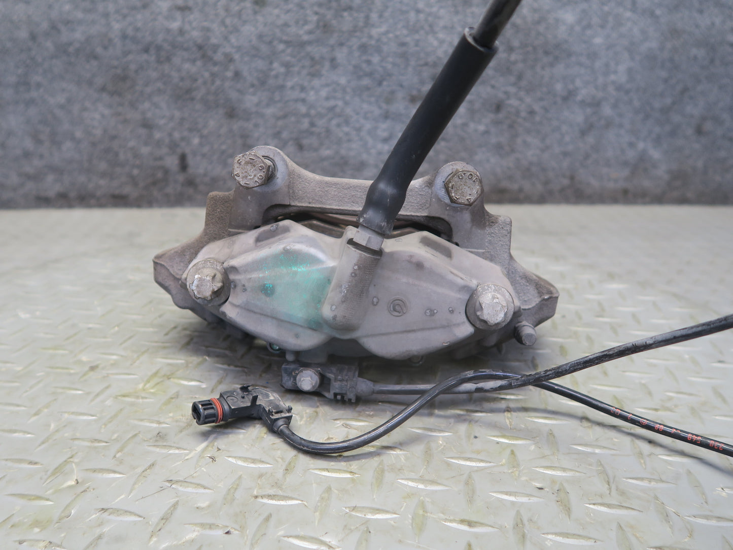 07-12 Mercedes R230 SL550 Set of 2 Front Left & Right Brake Caliper OEM