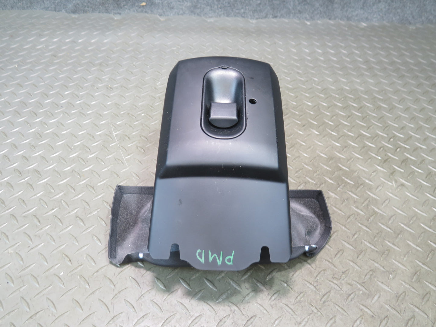 2015-2024 Porsche Macan Steering Column Upper & Lower Trim Panel Set
