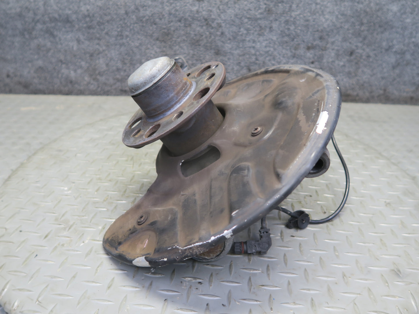 07-12 Mercedes R230 SL550 Front Right Spindle Knuckle Wheel Hub Bearing OEM