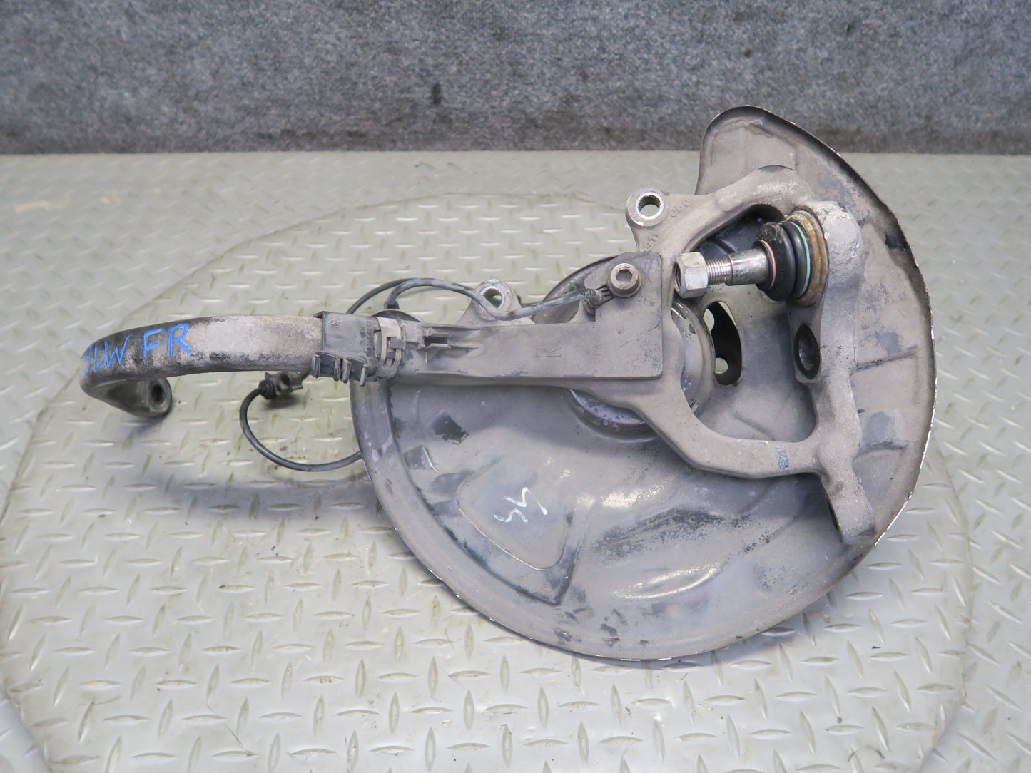 07-12 Mercedes R230 SL550 Front Right Spindle Knuckle Wheel Hub Bearing OEM