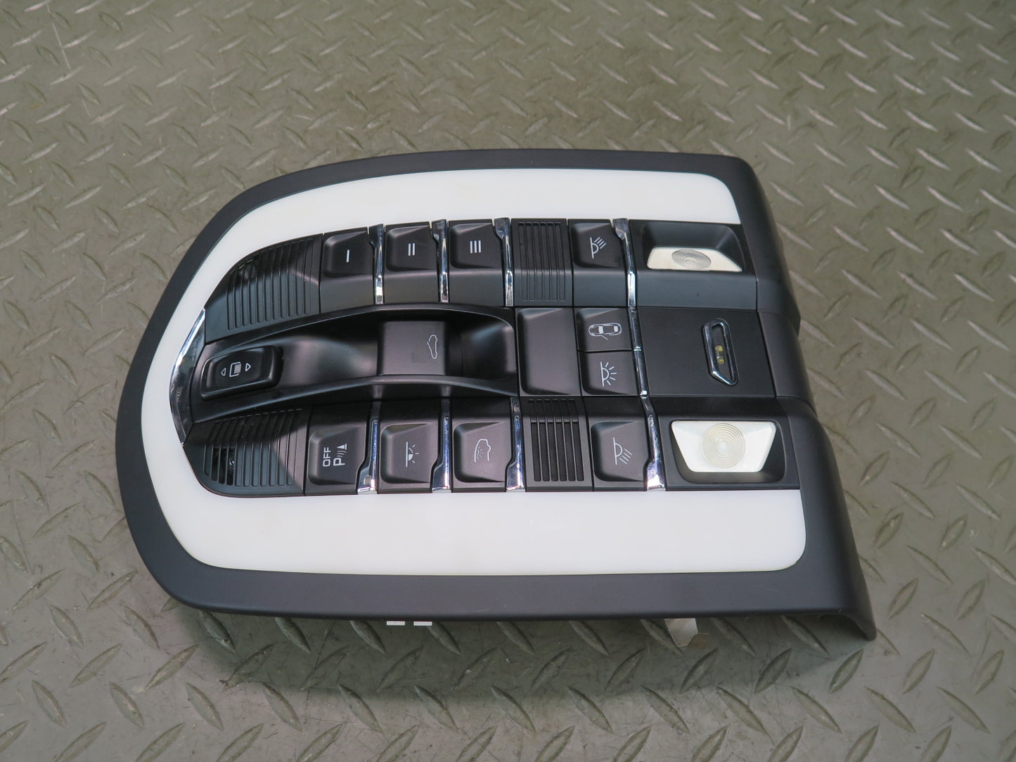 2015-2018 Porsche Macan Front Overhead Console Dome Reading Light 7PP959551GN