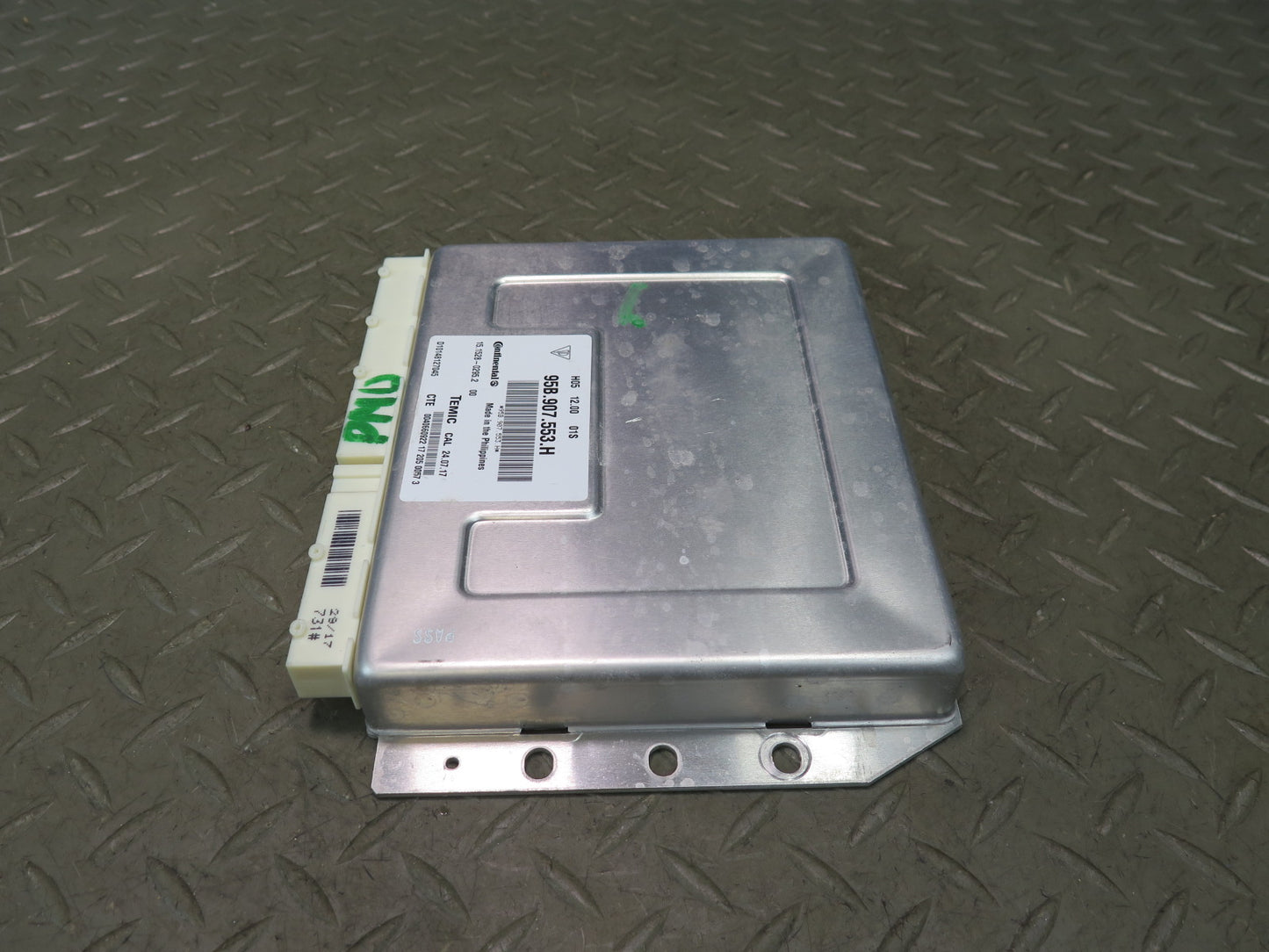 2015-2018 Porsche Macan Active Air Suspension Control Module Unit 95B907553H