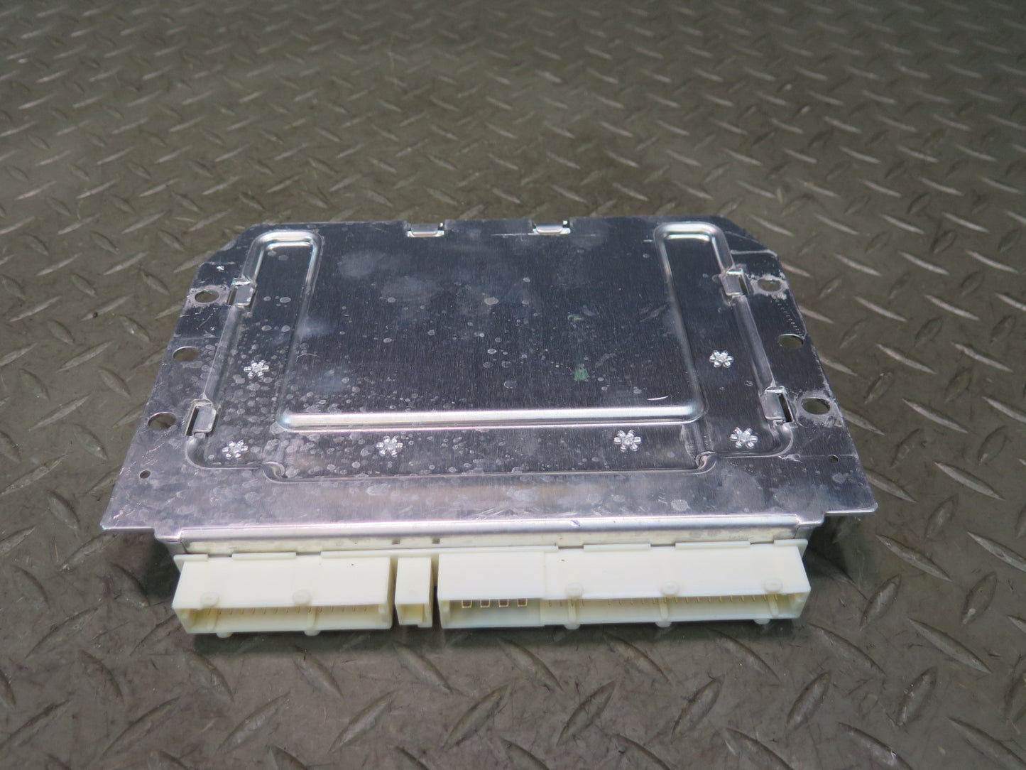 2015-2018 Porsche Macan Active Air Suspension Control Module Unit 95B907553H