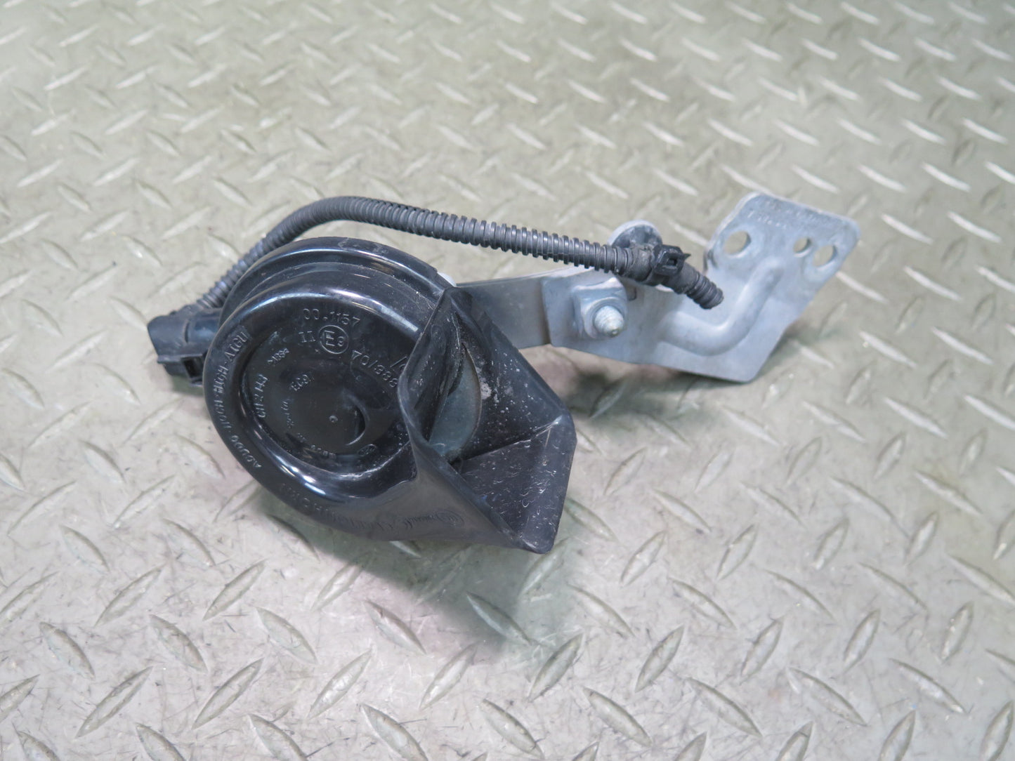 2015-2018 Porsche Macan High Tone Note Pitch Horn Signal 95B951212B