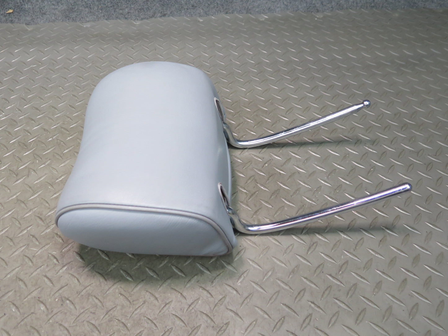 86-91 Mercedes W126 560SEL Set of 2 Rear Left & Right Leather Headrest Gray OEM