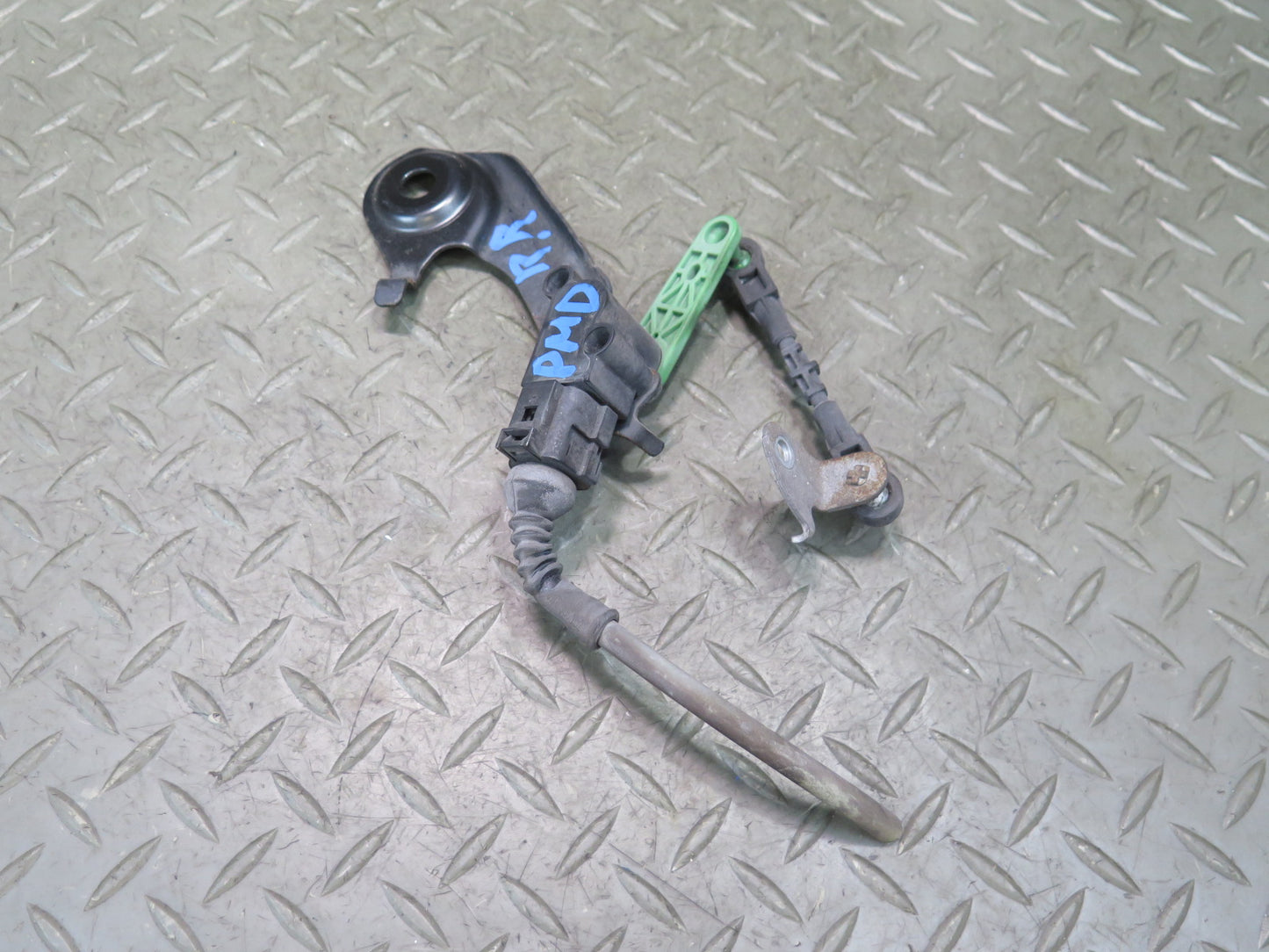 2015-2018 Porsche Macan Rear Right Suspension Height Level Sensor 4H0941310C