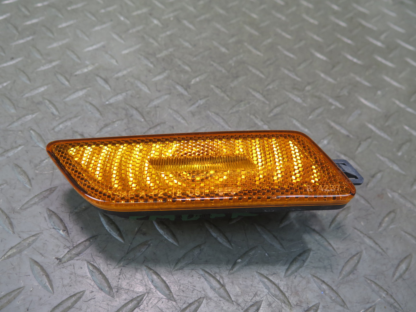 2015-2018 Porsche Macan Front Right Side Marker Light Lamp