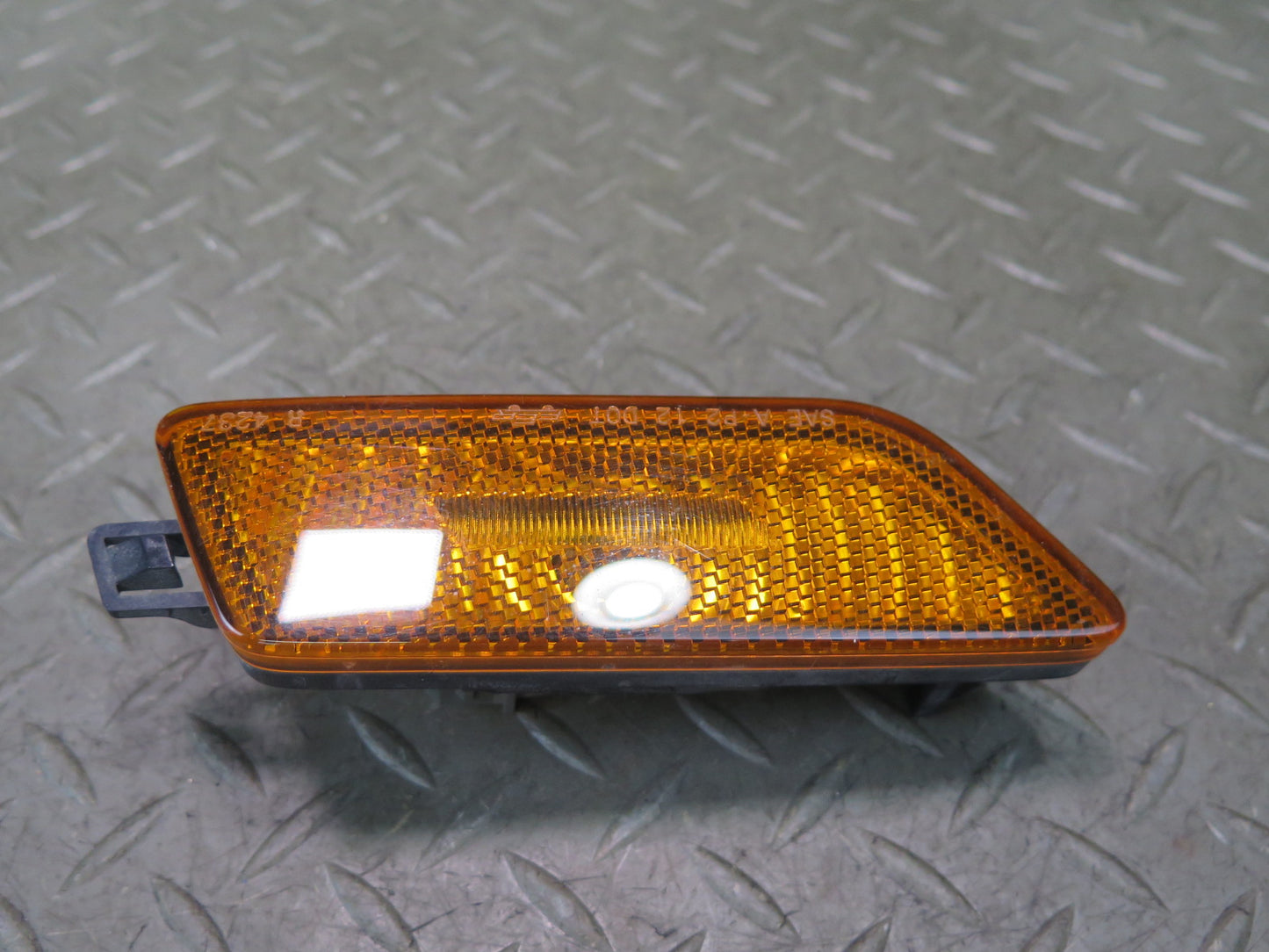 2015-2018 Porsche Macan Front Right Side Marker Light Lamp