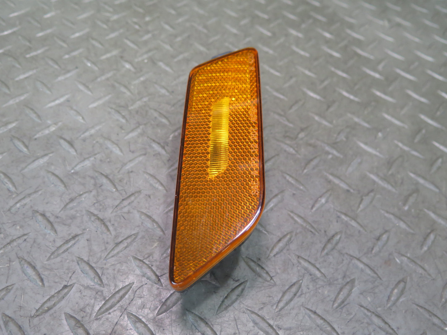 2015-2018 Porsche Macan Front Right Side Marker Light Lamp