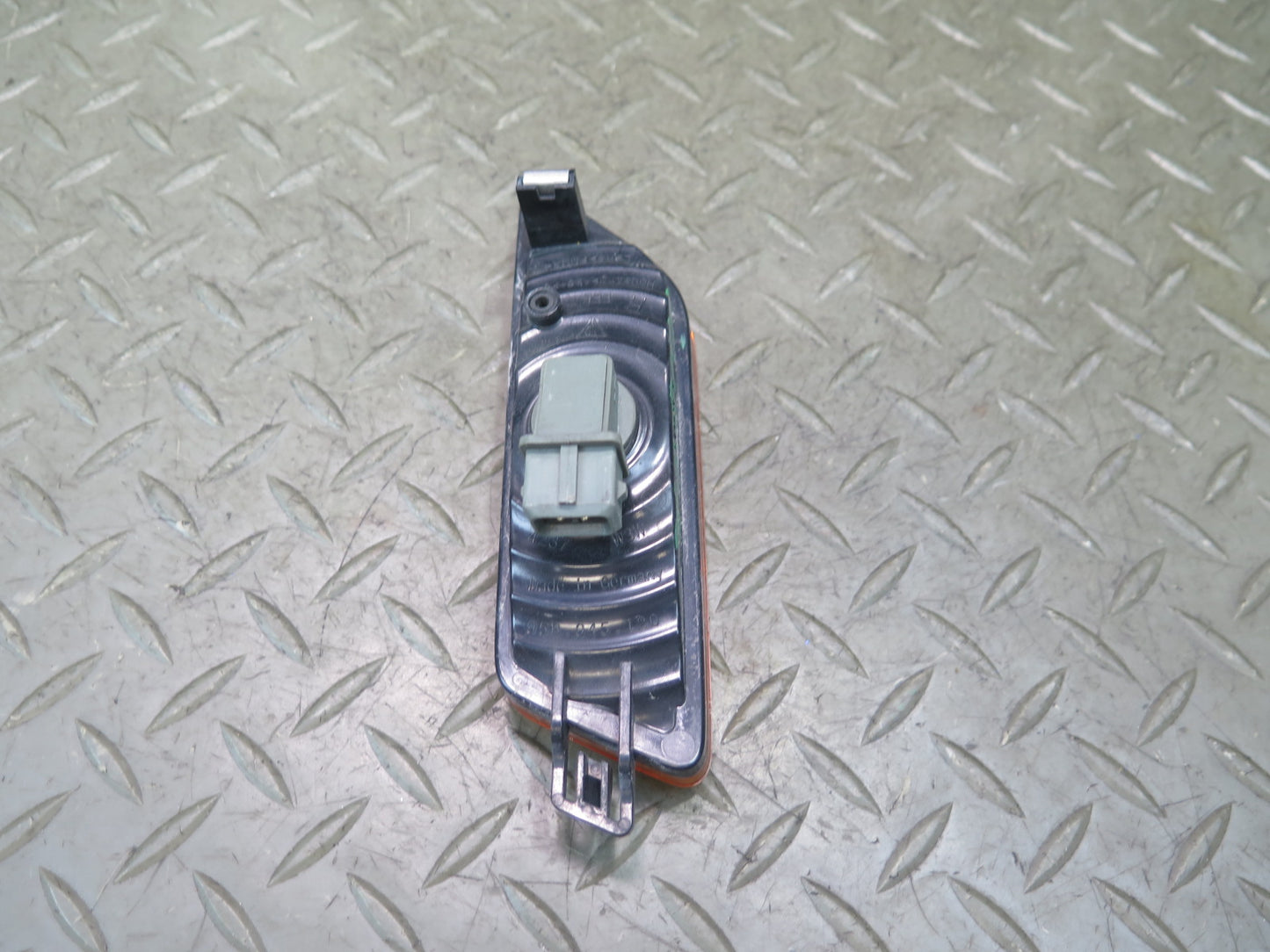 2015-2018 Porsche Macan Front Right Side Marker Light Lamp