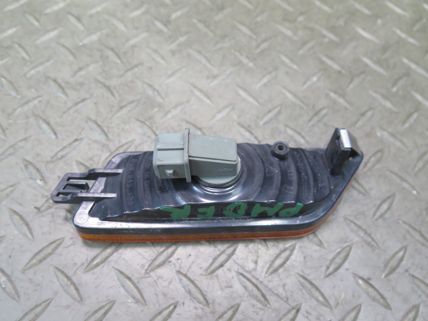 2015-2018 Porsche Macan Front Right Side Marker Light Lamp