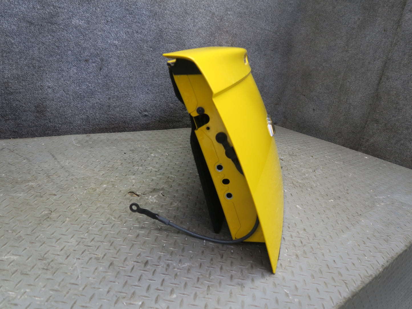 03-06 Chevrolet SSR Rear Trunk Tailgate Lid Shell Cover Assembly Yellow OEM