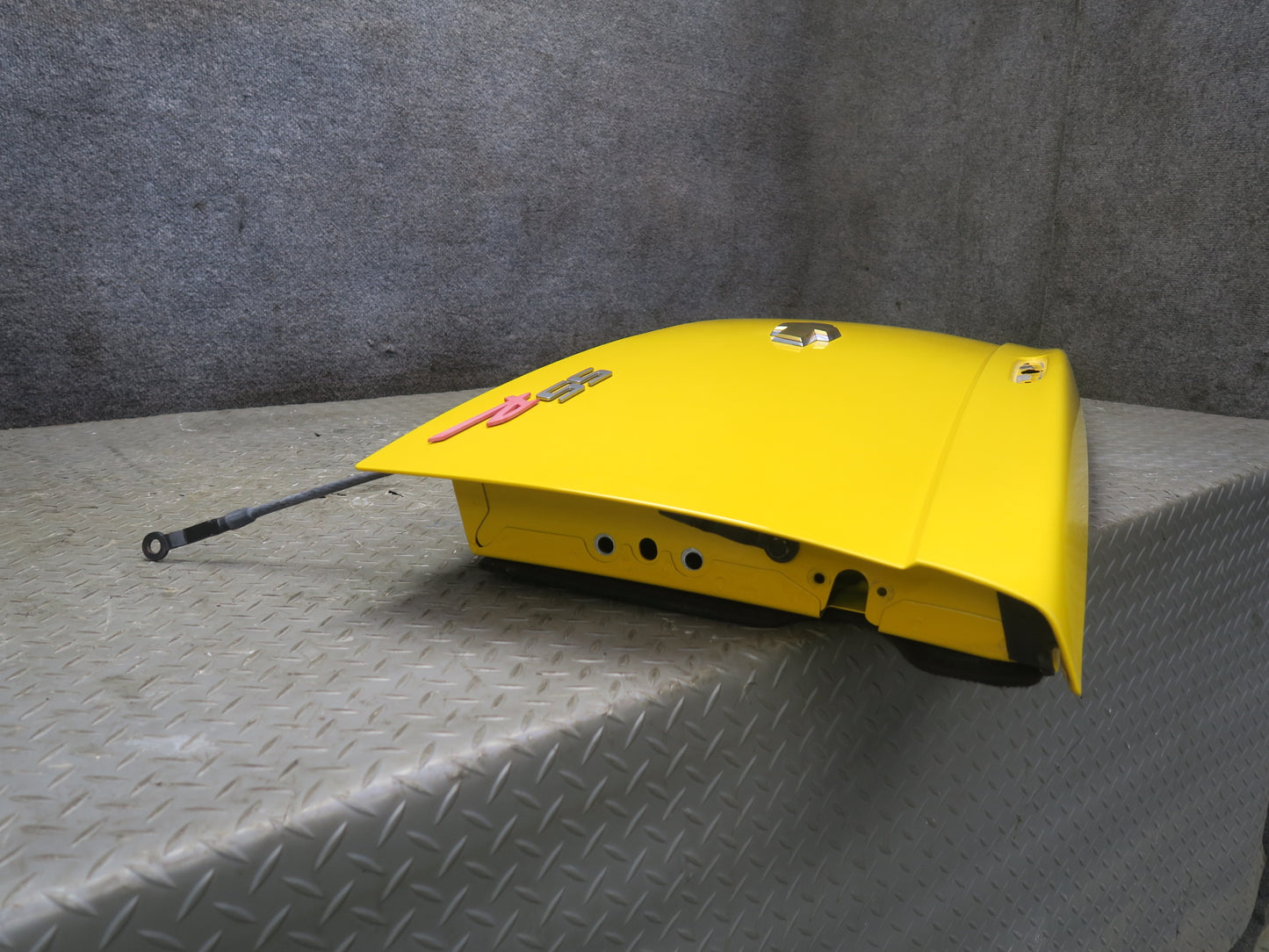 03-06 Chevrolet SSR Rear Trunk Tailgate Lid Shell Cover Assembly Yellow OEM