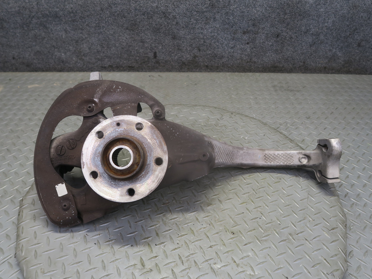 2015-2018 Porsche Macan S GTS AWD Front Left Spindle Knuckle Wheel Hub Bearing