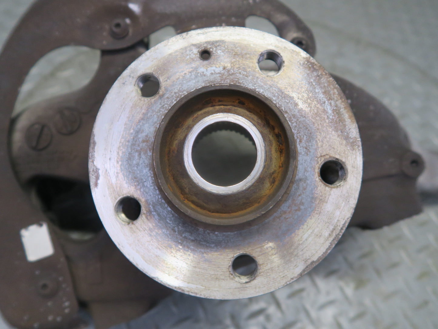2015-2018 Porsche Macan S GTS AWD Front Left Spindle Knuckle Wheel Hub Bearing