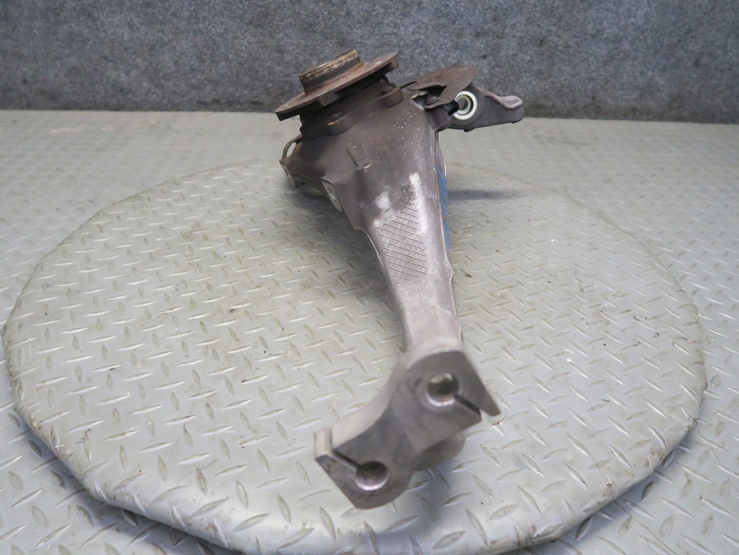 2015-2018 Porsche Macan S GTS AWD Front Left Spindle Knuckle Wheel Hub Bearing
