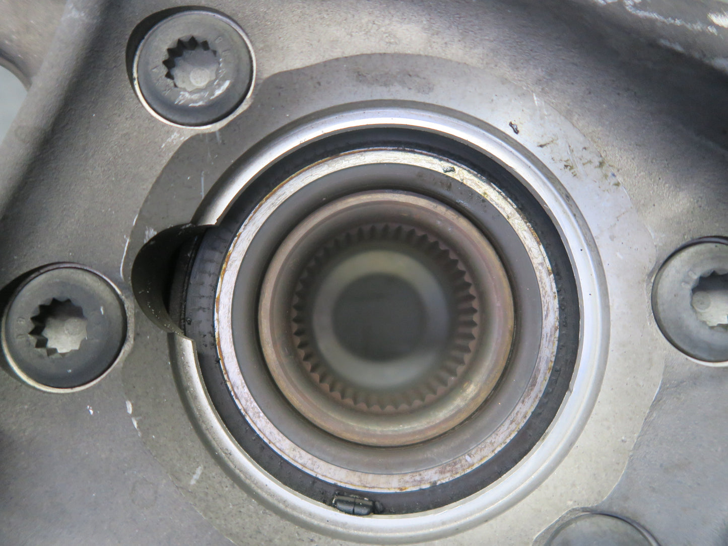 2015-2018 Porsche Macan S GTS AWD Front Left Spindle Knuckle Wheel Hub Bearing