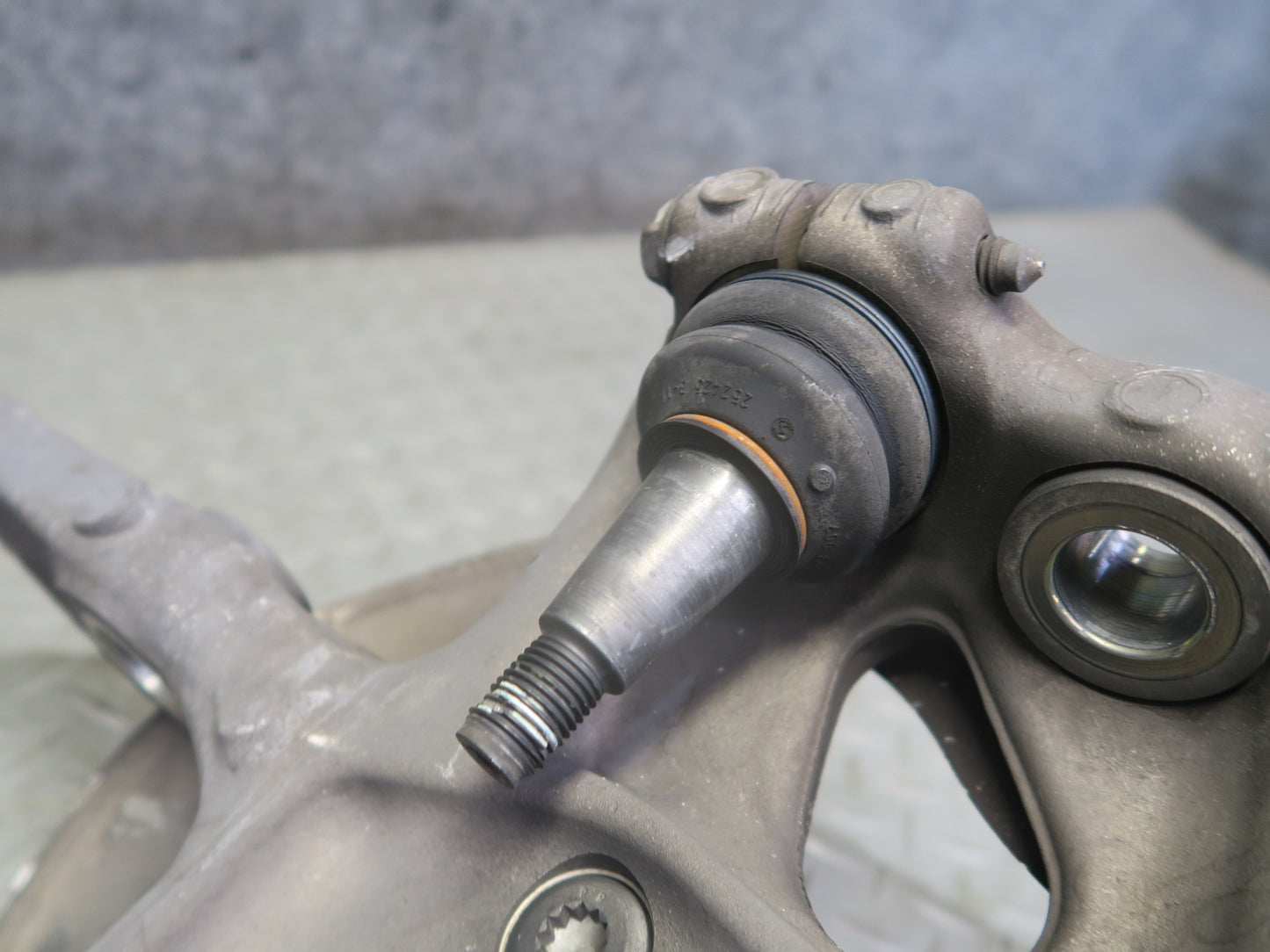 2015-2018 Porsche Macan S GTS AWD Front Left Spindle Knuckle Wheel Hub Bearing