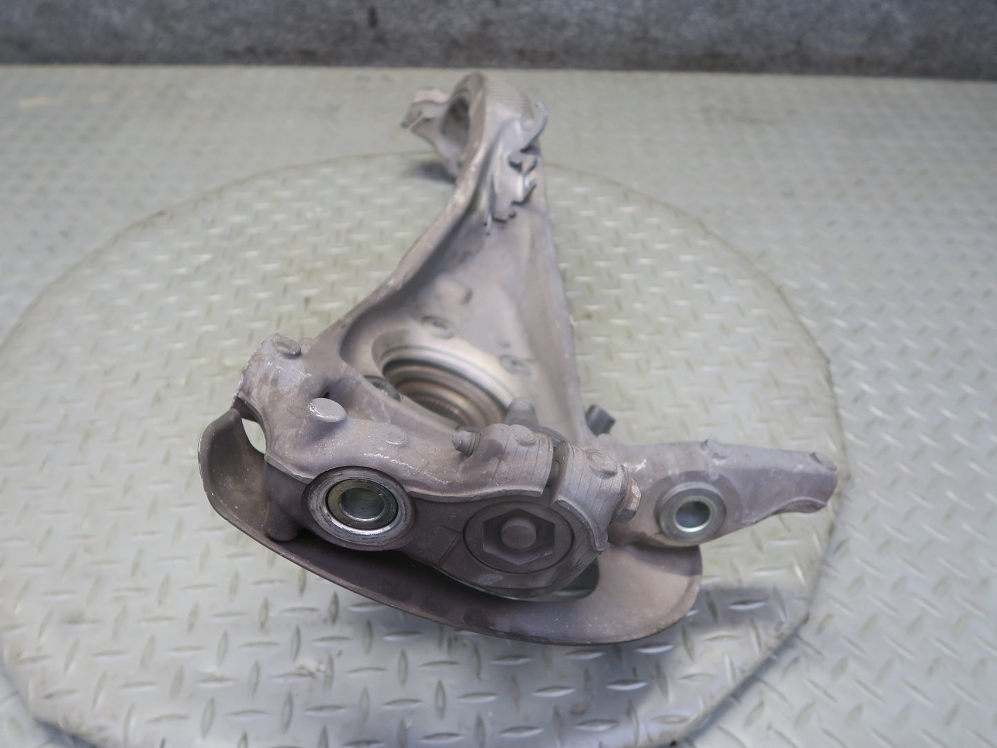 2015-2018 Porsche Macan S GTS AWD Front Left Spindle Knuckle Wheel Hub Bearing