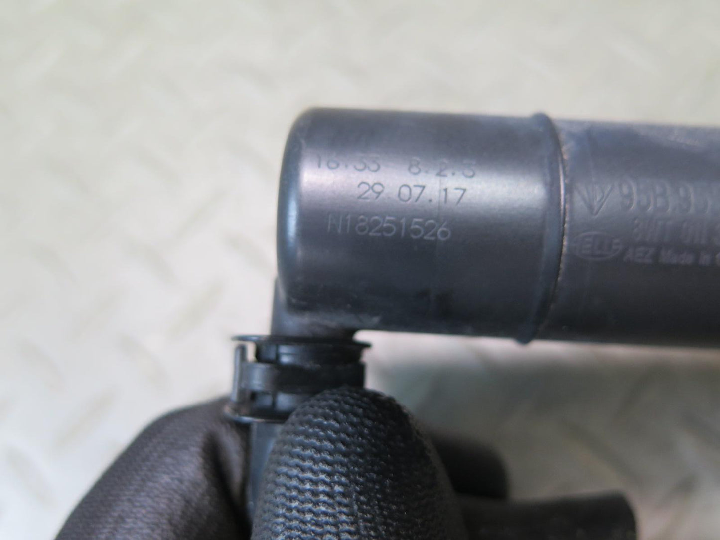 2015-2018 Porsche Macan Front Right Headlight Washer Nozzle Spray JET