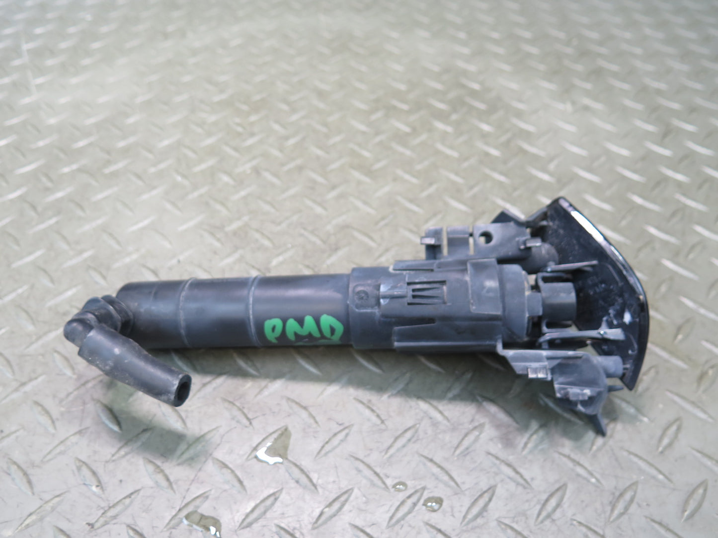 2015-2018 Porsche Macan Front Right Headlight Washer Nozzle Spray JET