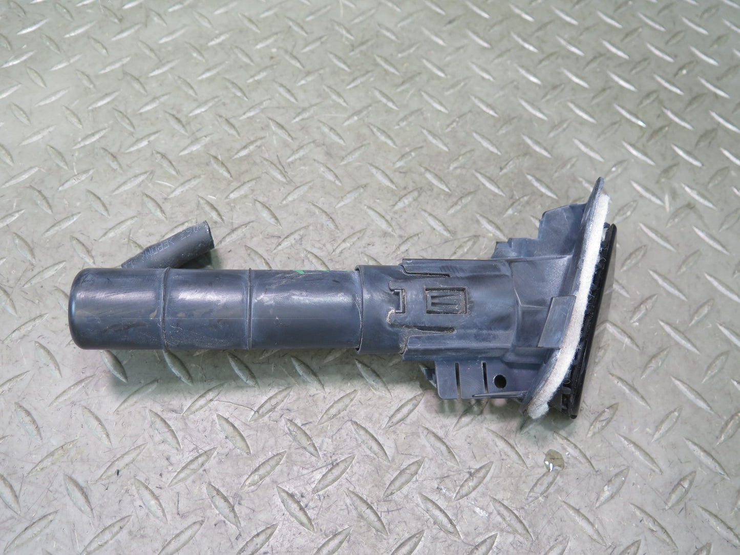 2015-2018 Porsche Macan Front Right Headlight Washer Nozzle Spray JET