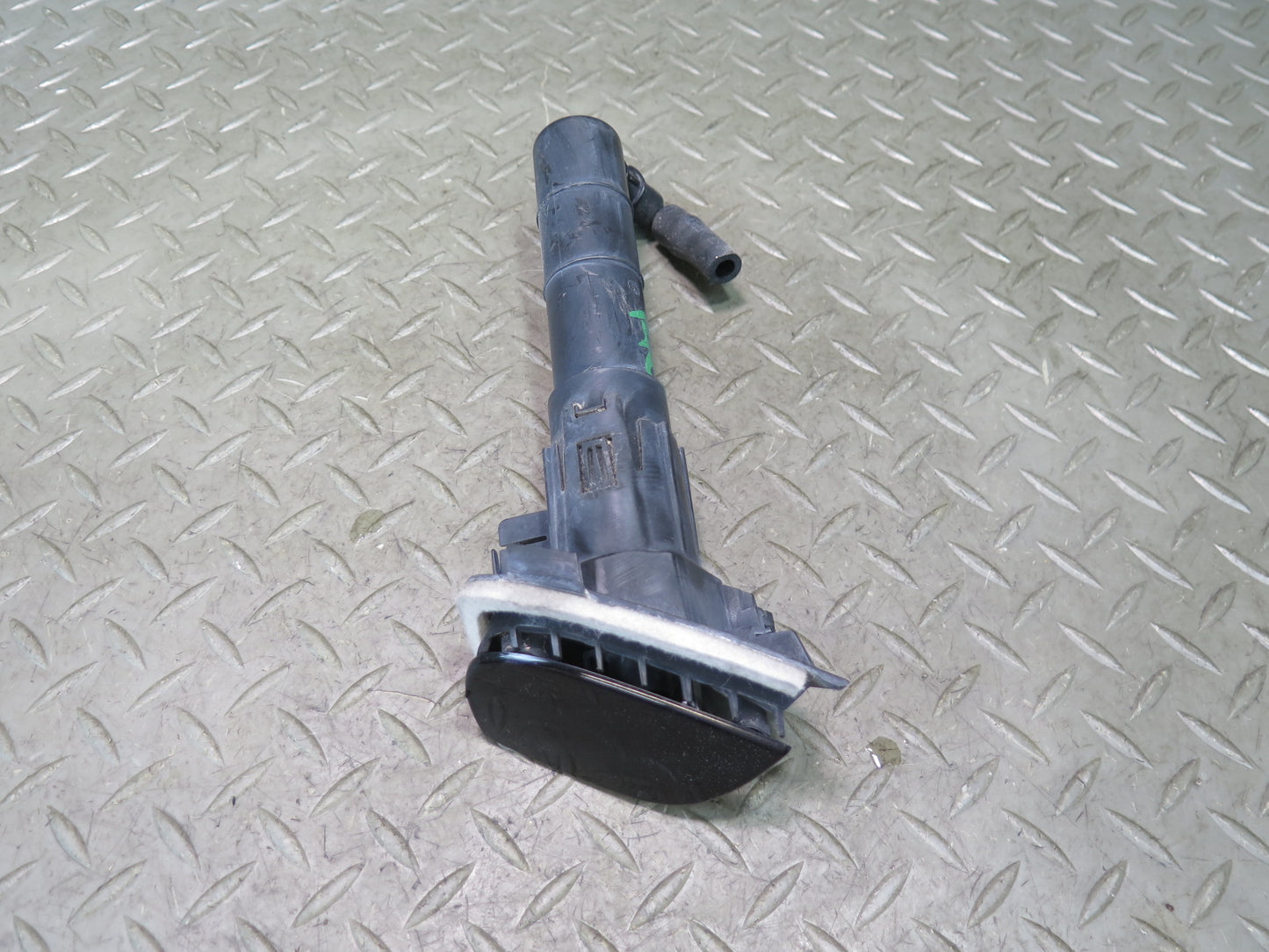 2015-2018 Porsche Macan Front Right Headlight Washer Nozzle Spray JET