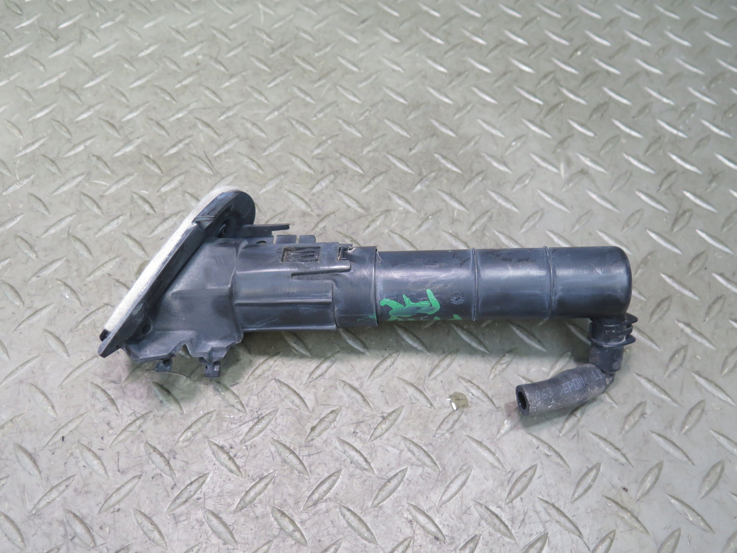 2015-2018 Porsche Macan Front Right Headlight Washer Nozzle Spray JET