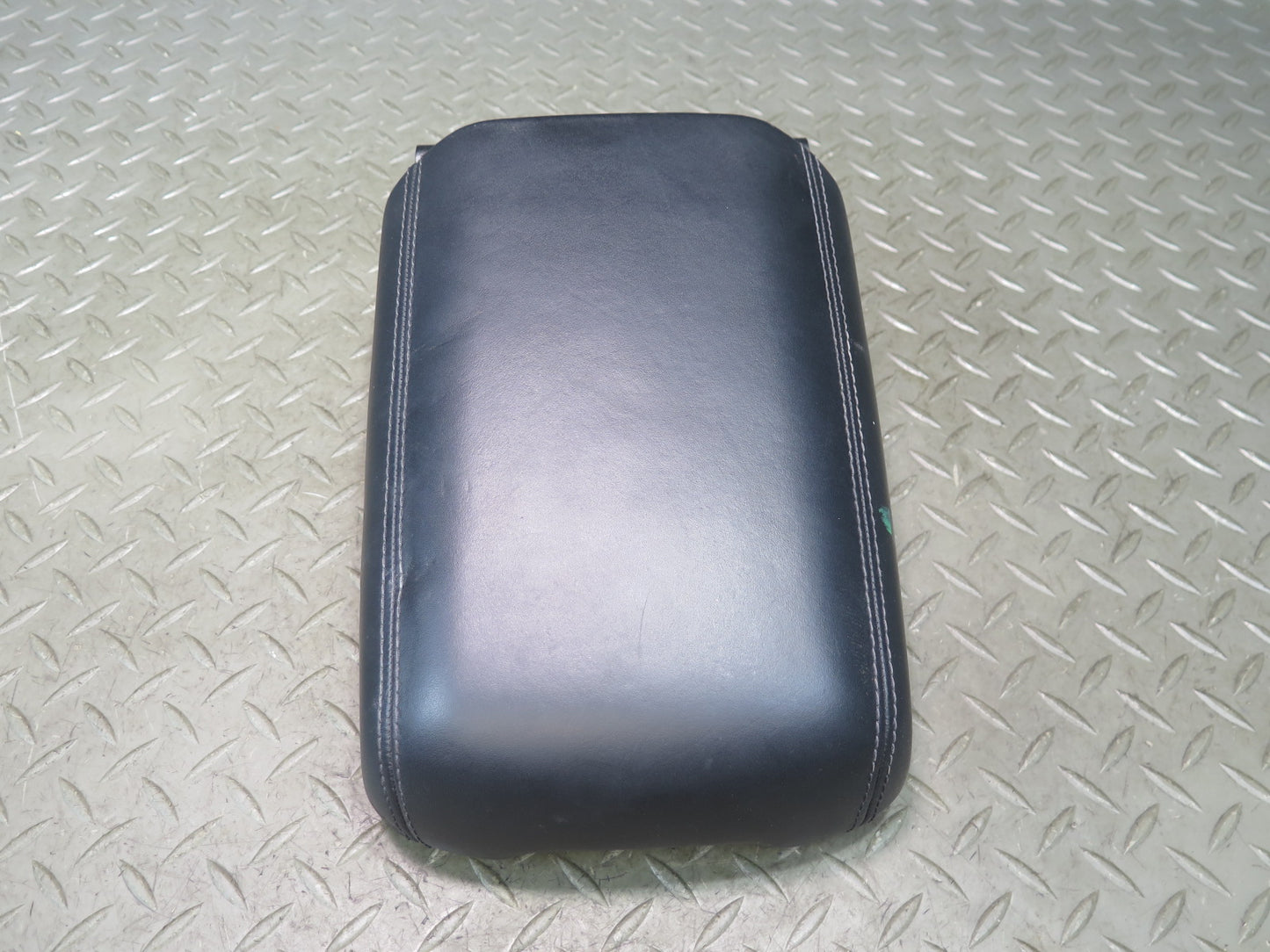 2015-2018 Porsche Macan Front Center Console Armrest Lid Cover Black