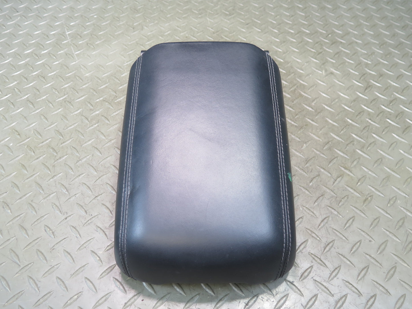 2015-2018 Porsche Macan Front Center Console Armrest Lid Cover Black