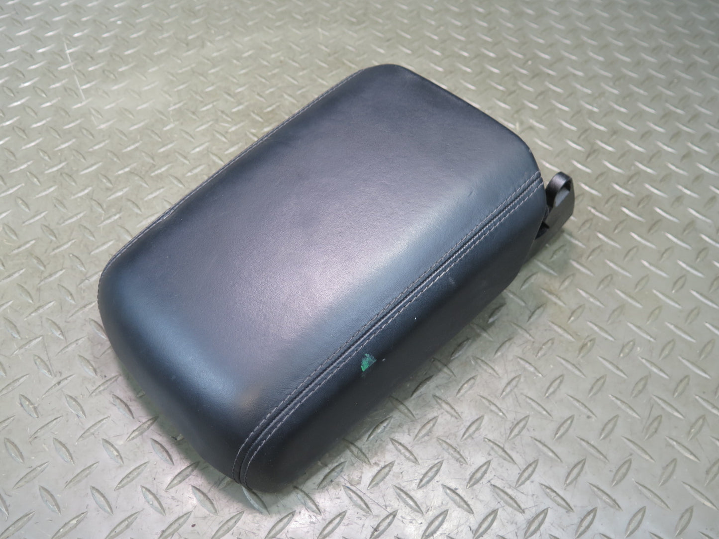 2015-2018 Porsche Macan Front Center Console Armrest Lid Cover Black
