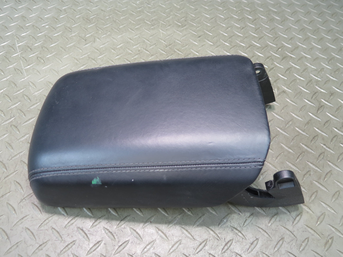 2015-2018 Porsche Macan Front Center Console Armrest Lid Cover Black