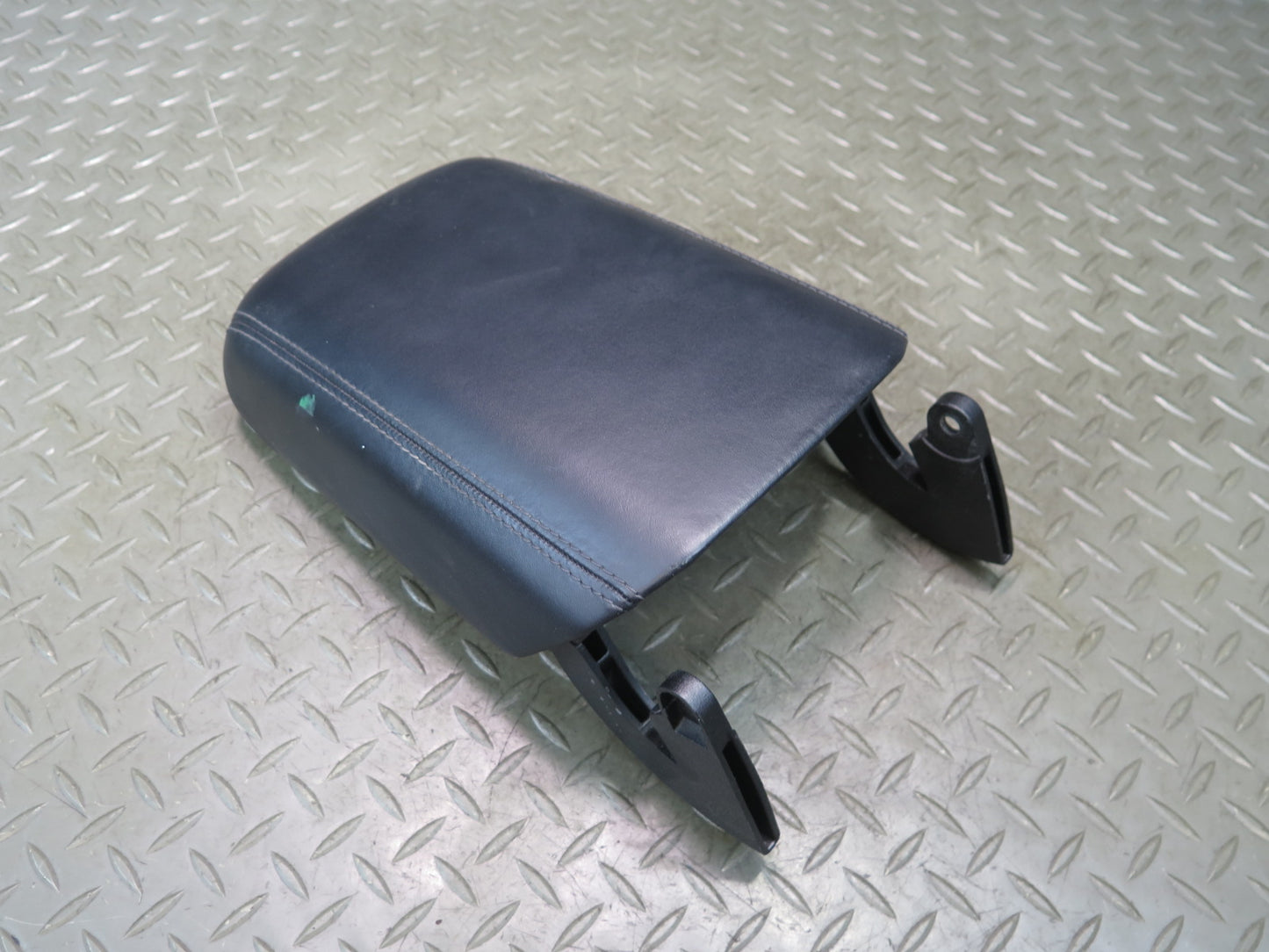 2015-2018 Porsche Macan Front Center Console Armrest Lid Cover Black