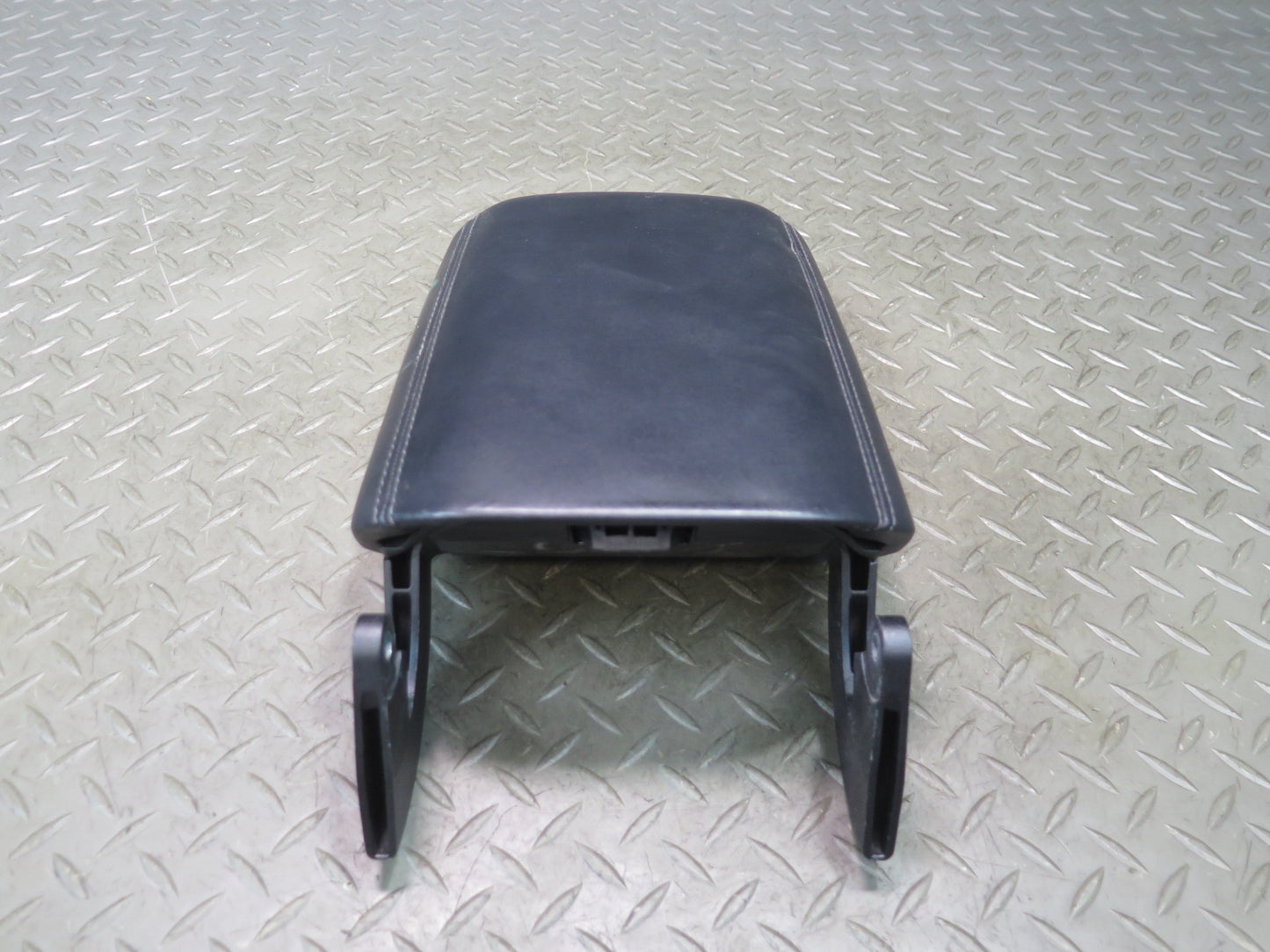 2015-2018 Porsche Macan Front Center Console Armrest Lid Cover Black