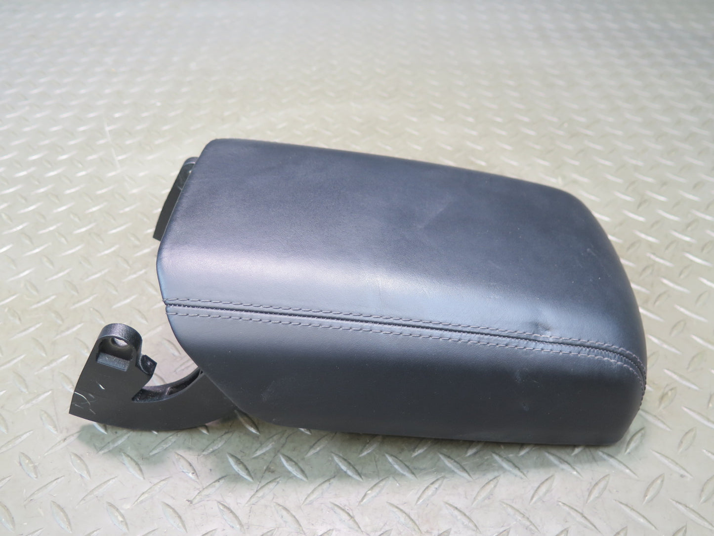2015-2018 Porsche Macan Front Center Console Armrest Lid Cover Black