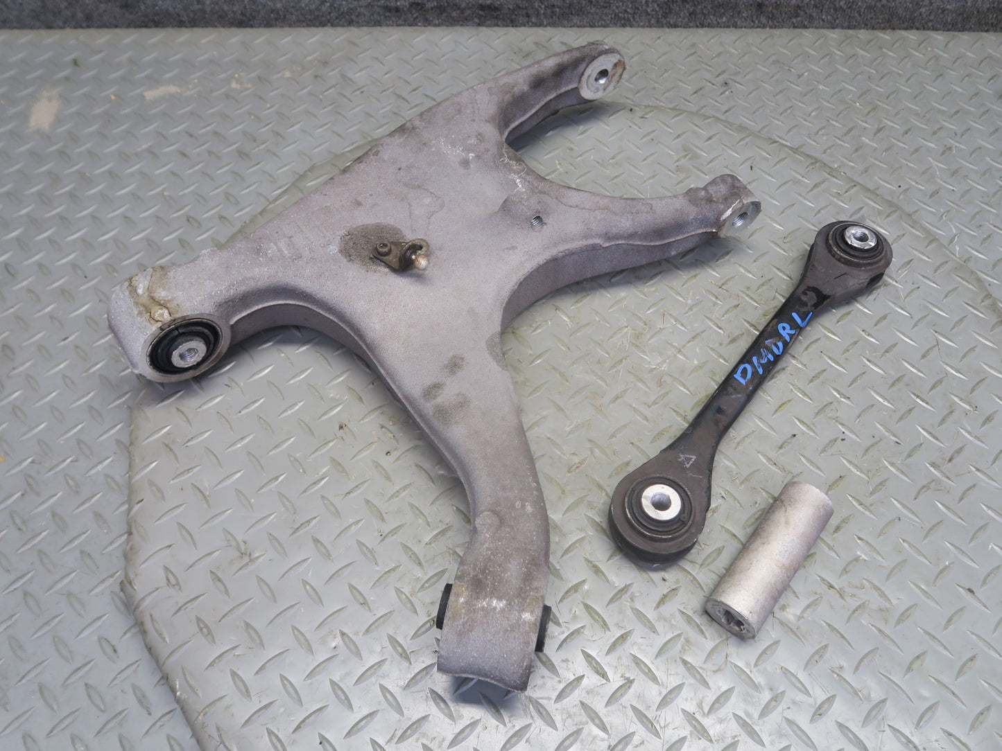 2015-2026 Porsche Macan Rear Left Upper & Lower Control Arm Set 86K Miles