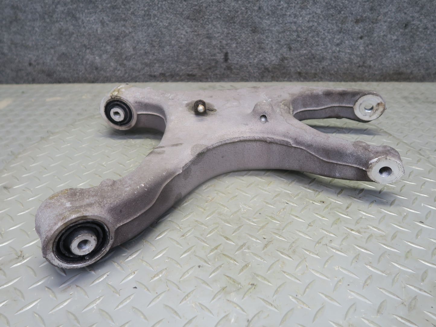 2015-2026 Porsche Macan Rear Left Upper & Lower Control Arm Set 86K Miles