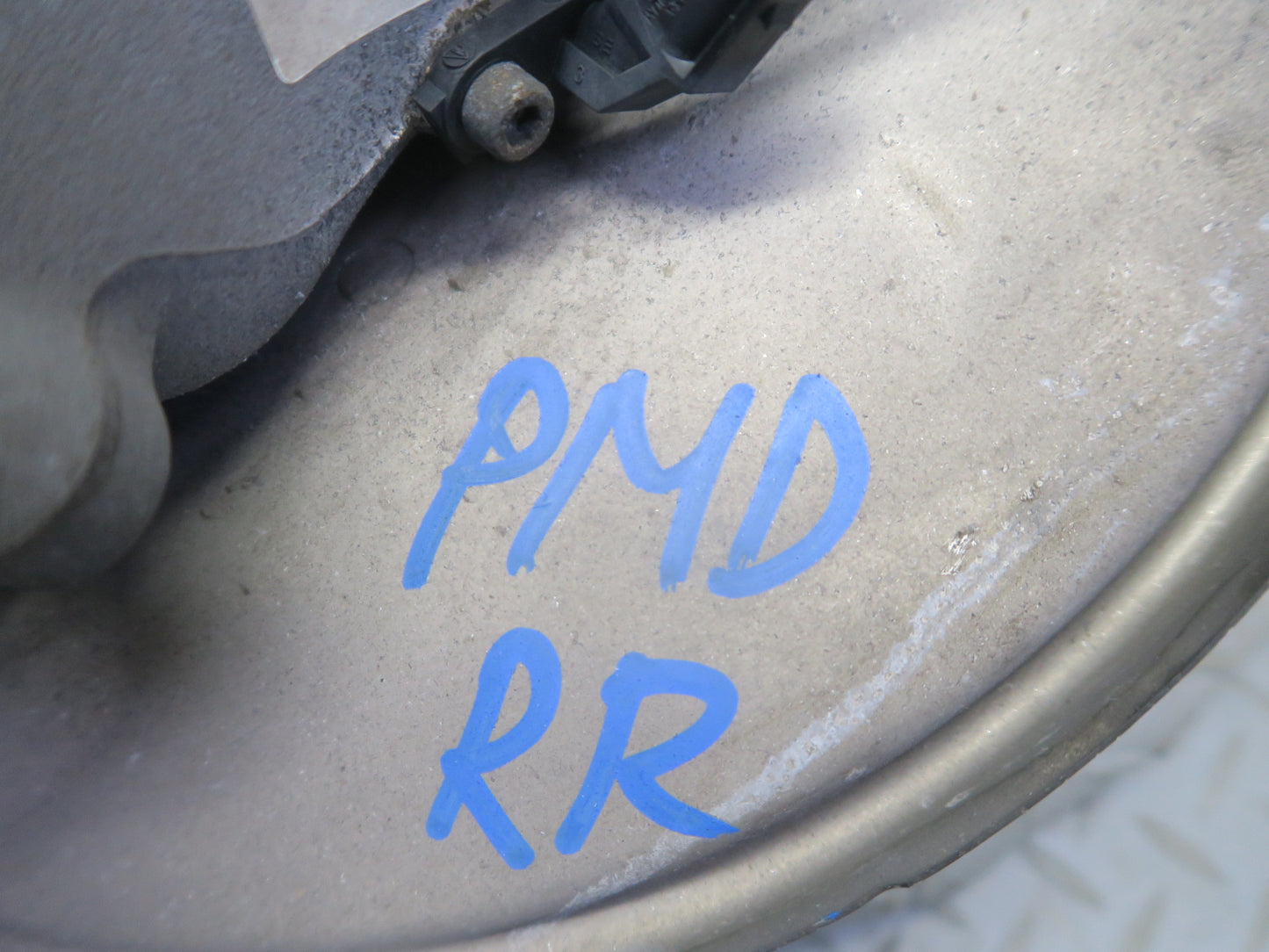 2015-2018 Porsche Macan AWD Rear Right Spindle Knuckle Wheel Hub Bearing