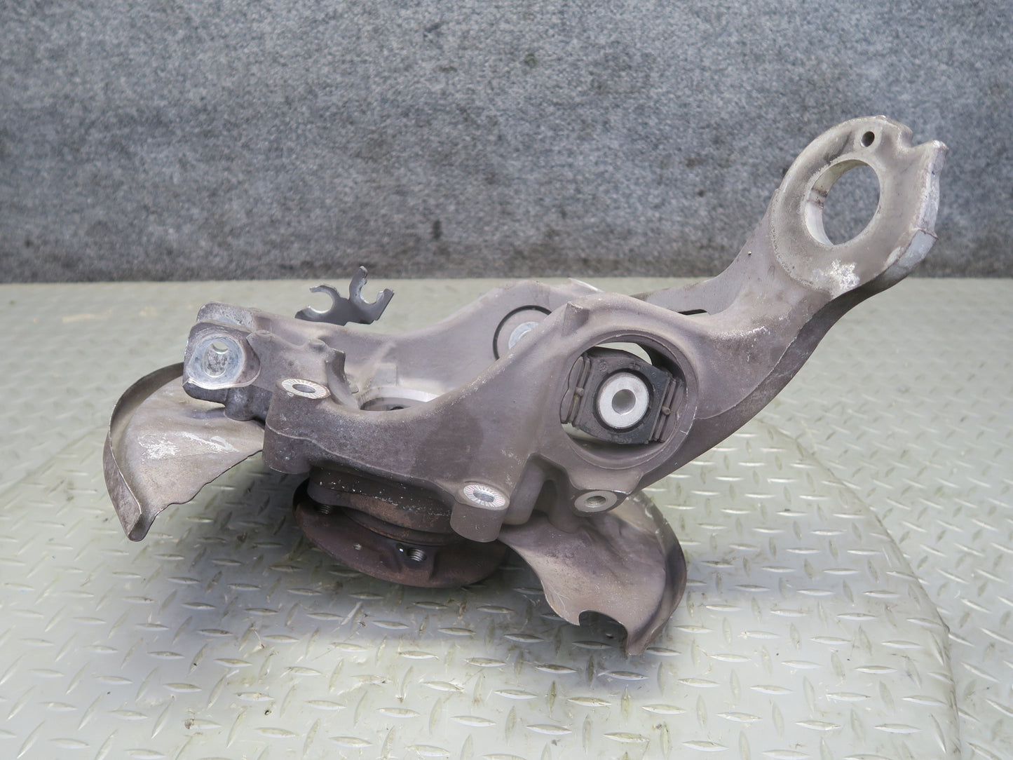 2015-2018 Porsche Macan AWD Rear Right Spindle Knuckle Wheel Hub Bearing